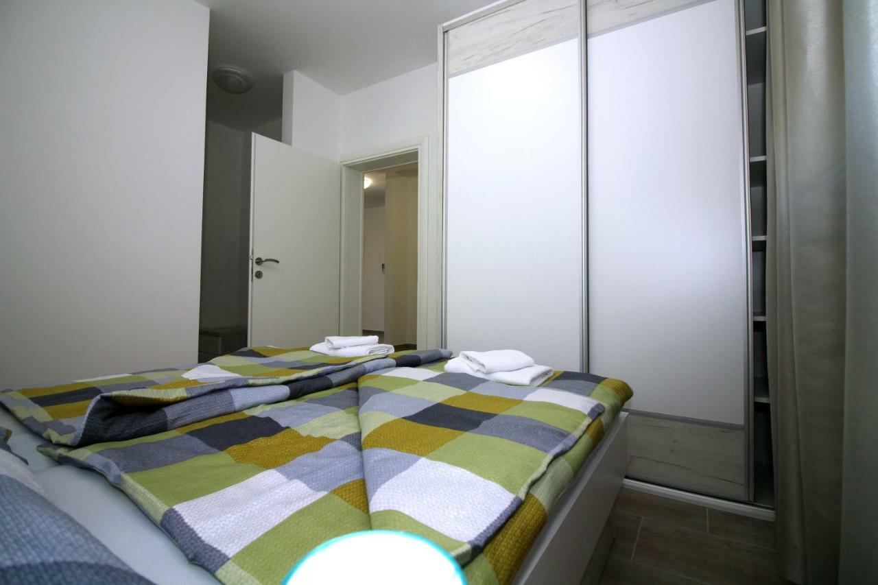 Apartments Lalea 扎达尔 外观 照片